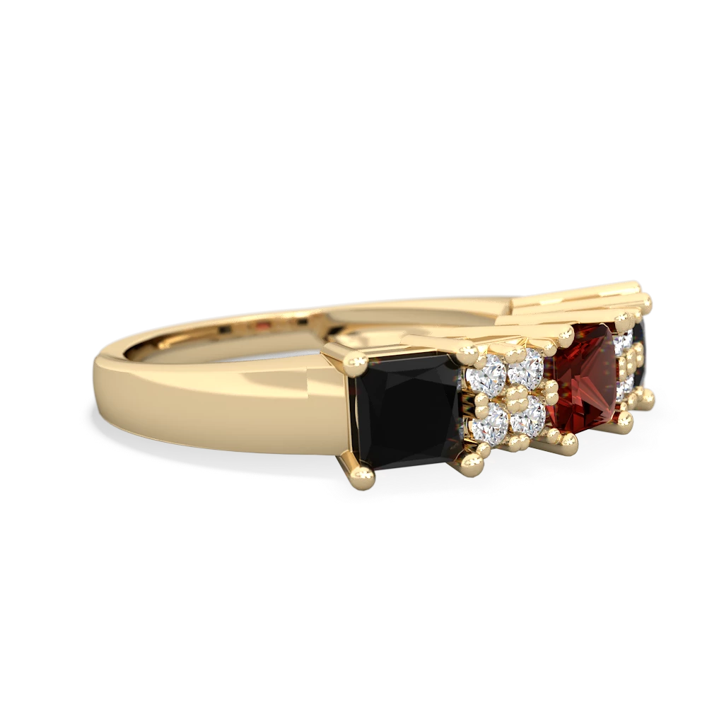 Garnet Three Stone Diamond Cluster 14K Yellow Gold ring R2592