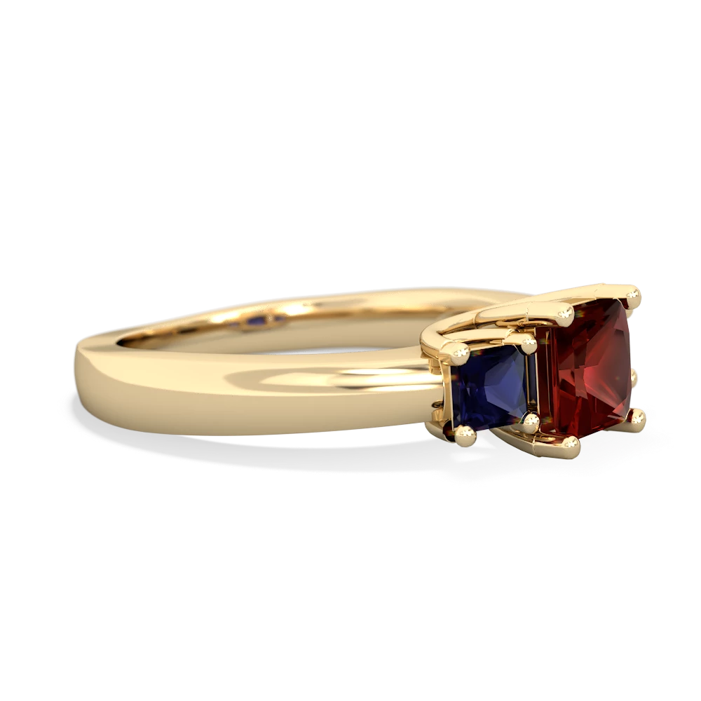 Garnet Three Stone Trellis 14K Yellow Gold ring R4015